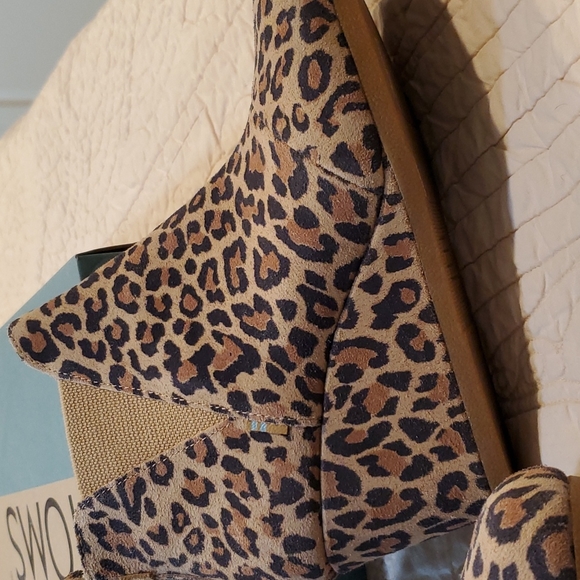 Leopard Ankle Boots - Picture 4 of 6